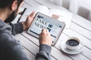Lire la suite à propos de l’article Les médias face au problème des fake news